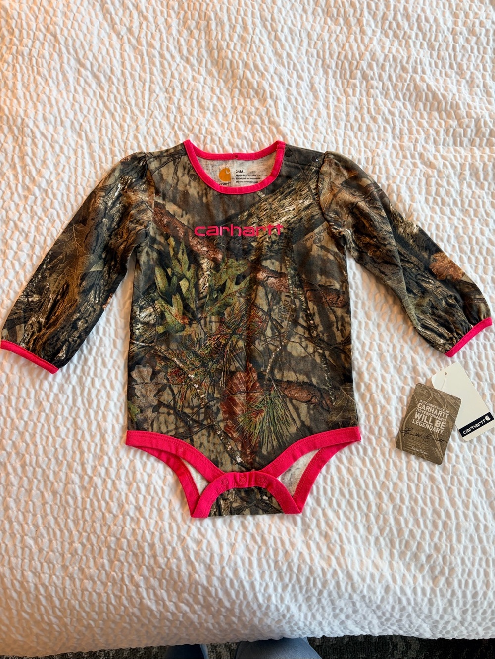 Carhartt Girls' Camo One-Piece bodysuit with Pink Trim 24m NEW